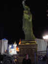 Statue Liberty and Heidi.JPG (38337 bytes)